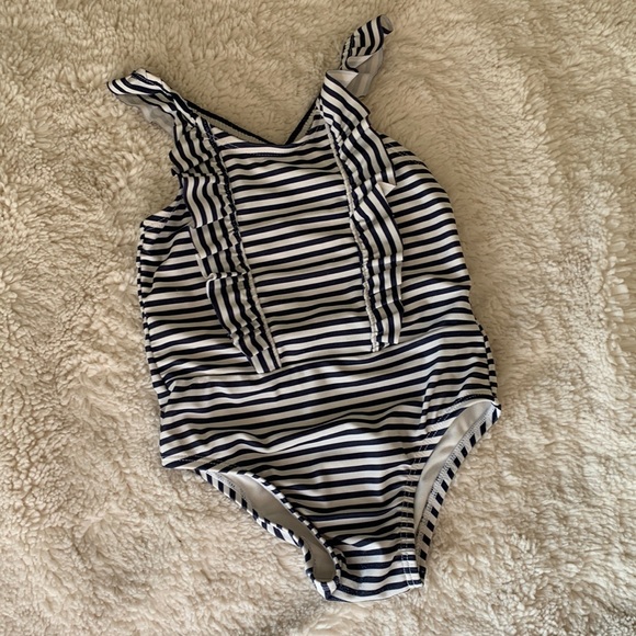 Girls swimsuit - Picture 1 of 3